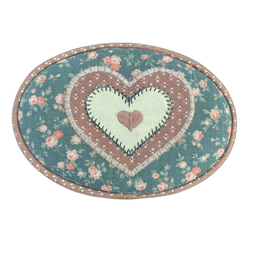 Vintage Kitschy Cottagecore Grannycore Sewing Kit Wicker Heart Trinket Box